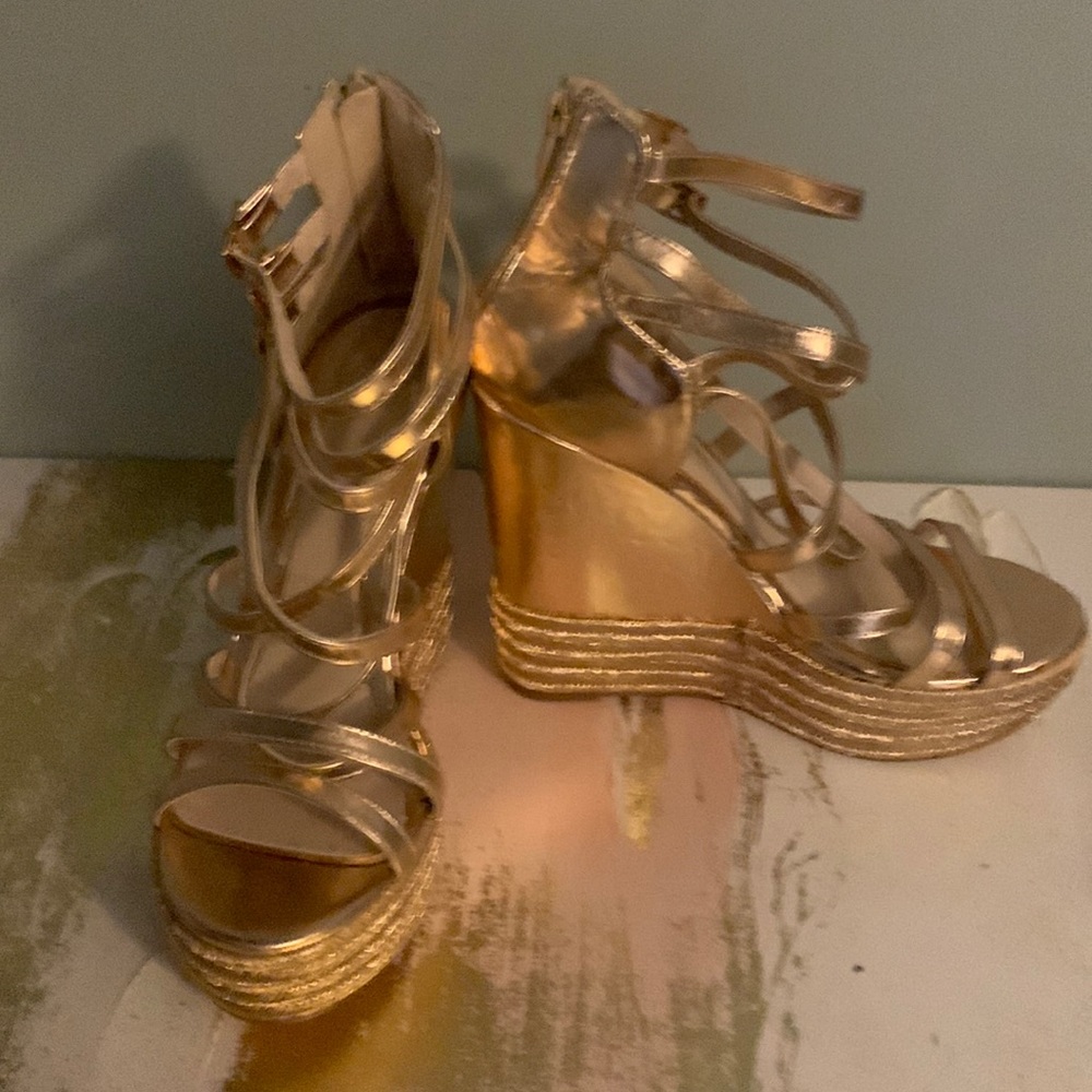 “M” Brand size 7